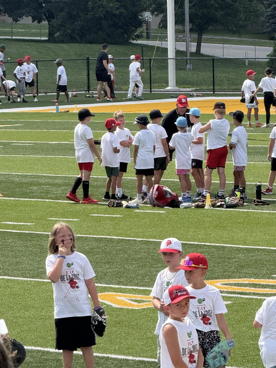 SantinoCorleon's tweet photo. This kid gonna make a friend wherever he goes 🥹 #ElleDeLaCruzPromCamps #SimpleTruth https://t.co/uWxrFGr6i5