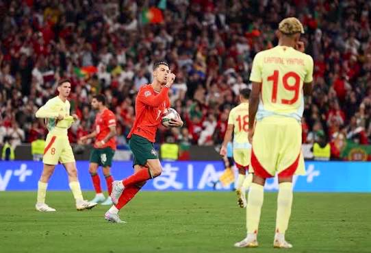 ErrorArbitralTR's tweet photo. Hoy Cristiano Ronaldo volverá a callarle la boca a todo el mundo, como ya lo ha hecho tantas veces.

Se viene otro partido para la historia. El GOAT lo hará de nuevo. https://t.co/ZfQQwPPV1d