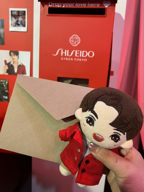 torasippo1's tweet photo. 初めてドレスコードのあるイベントに参加したので仕事帰りに服や靴を買いに行ったりしてワクワクしてその日を迎えました🥰✨️スタッフの皆さんも優しかったし私のメッセージもWinくん持ち帰ってくれて嬉しい💌💚

Thank You❤ShiseidoThailand🖤
#WINwithULTIMUNE  #ShiseidoThailand 
#winmetawin https://t.co/RwWnWhs32W