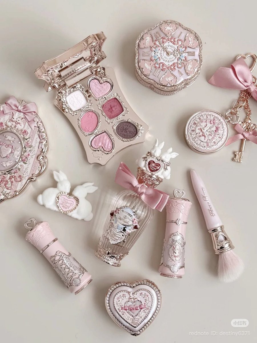 by_girlyfinds's tweet photo. ㅤ
            itens   da    flower   knows   que
            custam   menos   de   80   reais  
             —   a  thread ⋆ ˚ ꩜ ｡    ࣪       ׅ     ⊹ 
ㅤ https://t.co/CxhDHzYJJf