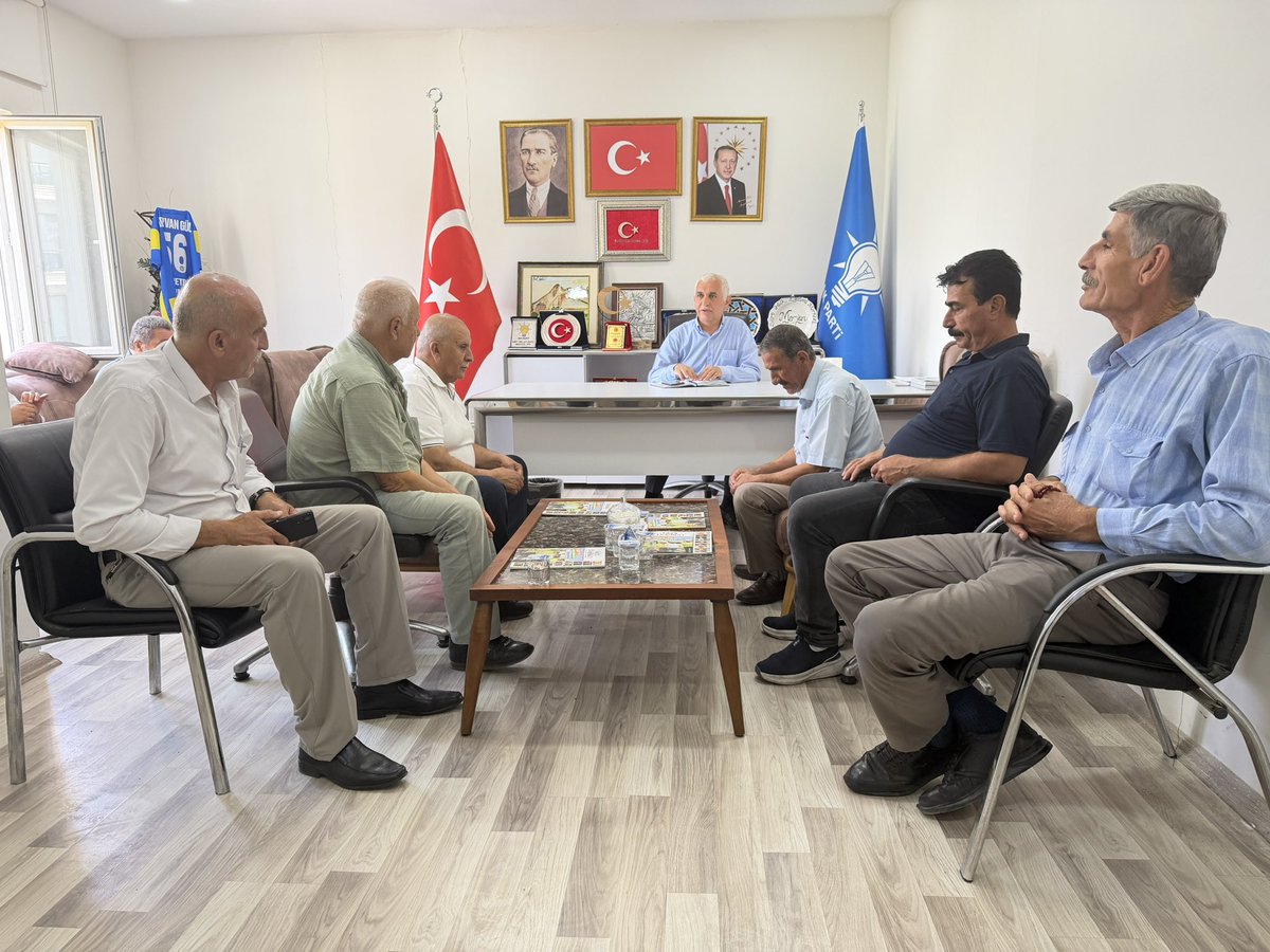 mervangul56's tweet photo. 📍AK Parti Siirt İl Başkanlığı

Bugün İl Başkanlığımızda bizleri ziyarete gelen kıymetli hemşehrilerimizi ağırlamaktan büyük memnuniyet duyduk.

Vatandaşlarımızla gönül gönüle vererek hasbihal ettik, taleplerini dinledik, çözüm yolları üzerine istişarelerde bulunduk.

Birlik ve beraberlik içerisinde, milletimizin sesi olmaya devam edeceğiz.