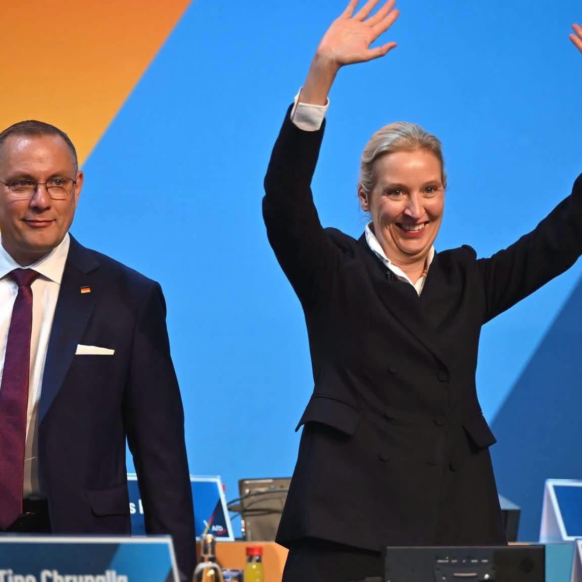 pavlogulyk's tweet photo. @Alice_Weidel The congress in Erfurt took place exactly one hundred years after the Nazi NSDAP congress in neighbouring Weimar, at which the party first pledged its allegiance to Hitler. The AfD itself categorically rejects any such parallels. https://t.co/YOtm1GSDWl