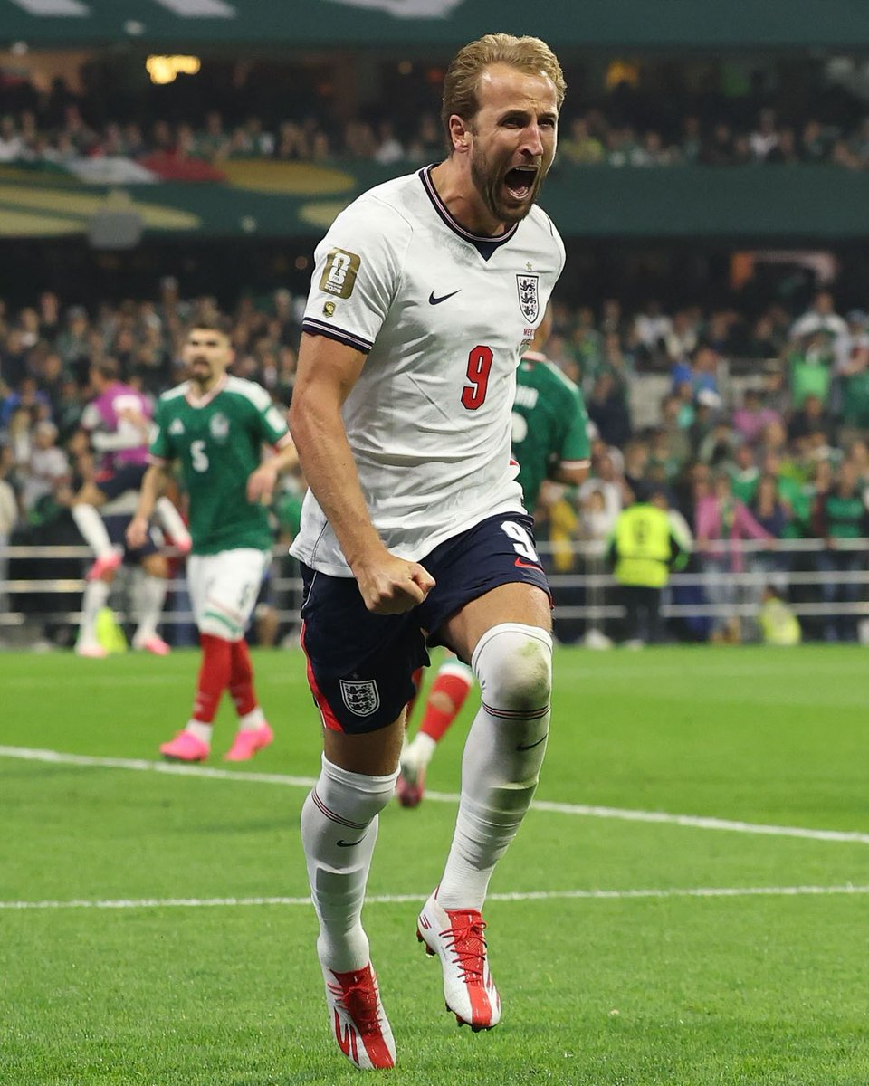 Destar_Oficial's tweet photo. Bellingham BRACE + heroic defending = England into the World Cup quarter-finals! 🇬🇧
Mexico 2-3 England Bellingham POTM 🔥
What a game! #FIFAWorldCup #ENGMEX https://t.co/m5q3Tymie1