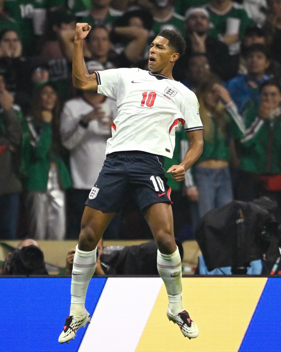 Destar_Oficial's tweet photo. Bellingham BRACE + heroic defending = England into the World Cup quarter-finals! 🇬🇧
Mexico 2-3 England Bellingham POTM 🔥
What a game! #FIFAWorldCup #ENGMEX https://t.co/m5q3Tymie1
