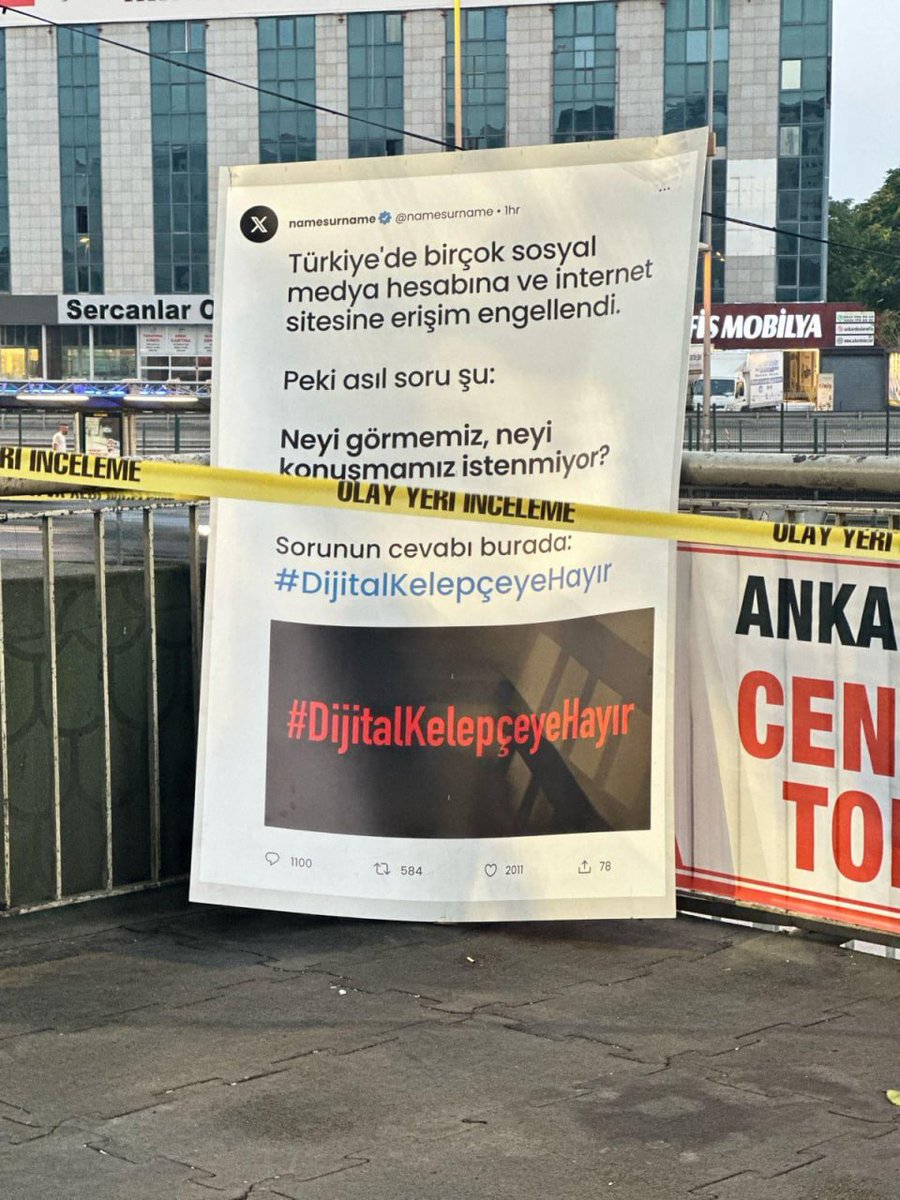 Dogruhaber's tweet photo. NATO karşıtı pankart asan 16 yaşındaki çocuk gözaltına alındı.

"Halkı suç işlemeye teşvik ve tahrik edici propaganda" suçlamasıyla tutuklama talebiyle mahkemeye sevk edilen çocuk, adli kontrol şartıyla serbest bırakıldı.