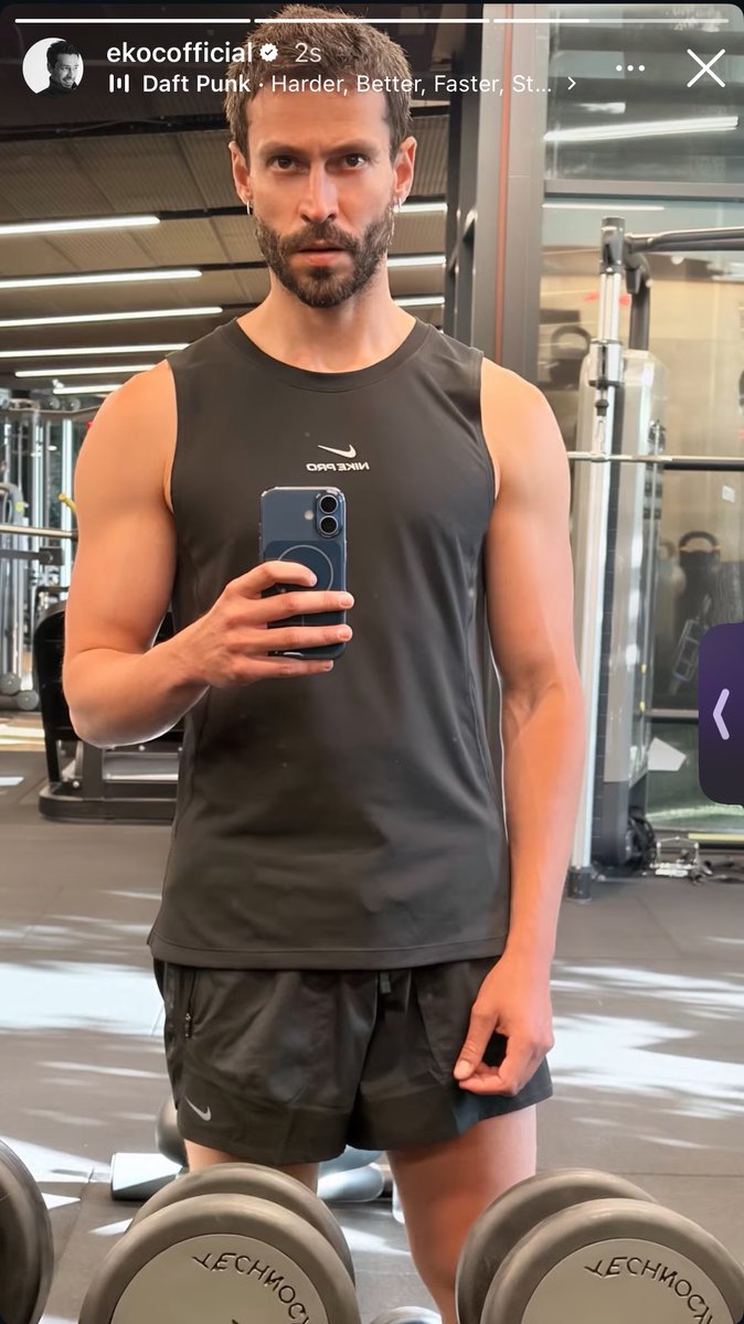 SerieKritiker's tweet photo. Size şöyle söylim ekin koç öyle bir eraya girmişki spor salonundan foti atıyor 😂 https://t.co/fOQFjmZEw1