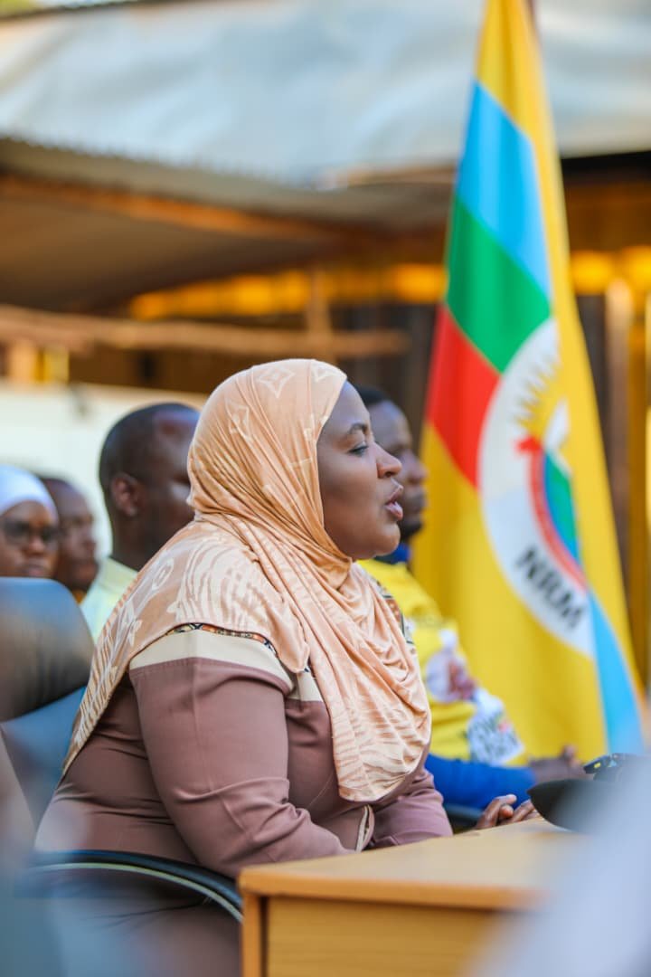 rachealsky1's tweet photo. ONC Mobilises Ugandans Ahead of LC I & Women Council Elections

The Office of the National Chairman (ONC), through chief Muzzukulu, Hajjat Hadijah Namyalo Uzeiye, has urged Ugandans to turn out in large numbers for the upcoming Women Council elections on July 23 and LC I elections on July 28, calling for the election of leaders with integrity and commitment to community service.

Hajjat Namyalo said ONC has established structures in over 72,000 villages nationwide, strengthening grassroots mobilisation and supporting the NRM. She also revealed that ONC is backing over 31,000 NRM-leaning candidates in the forthcoming elections.
#OncUpdates