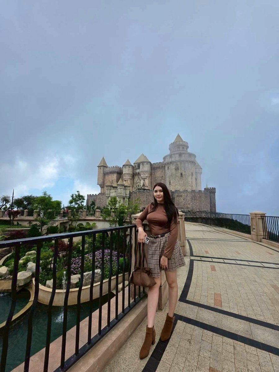 Angel_Queen_69's tweet photo. คิดถึงเวียดนาม 🥺✨☁️🤎
#สาวสอง #ผู้ชายหุ่นหมี https://t.co/TIcTqz247a