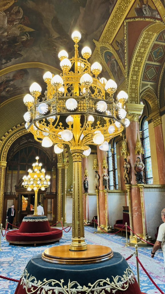 Amrita_Chakra's tweet photo. The Hungarian Parliament building is one of the iconic buildings of the country. The inside walls studded with gold shows a legacy of medieval art and grandeur. The building is situated on the Pest side of the capital city of Budapest along the bank of the Danube River. The building was designed in Neo-Gothic style by the Hungarian architect Imre Steindl. The construction of the building started in 1885 and was completed in 1904. 
This unicameral parliament has 199 members and they are elected once in every four years. 

#parliament #hungary #budapest #travelphotography #amritachakraborty