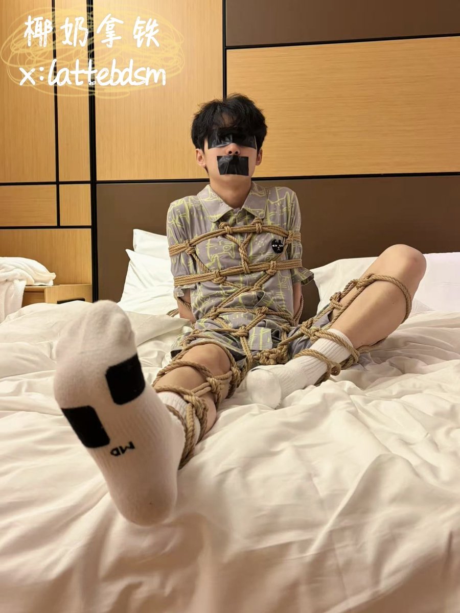 Lattebdsm's tweet photo. 期末周的特殊训练...
想要这套图+视频的🉑私
#捆绑 #男大 #白袜 https://t.co/dmhEhj5K04
