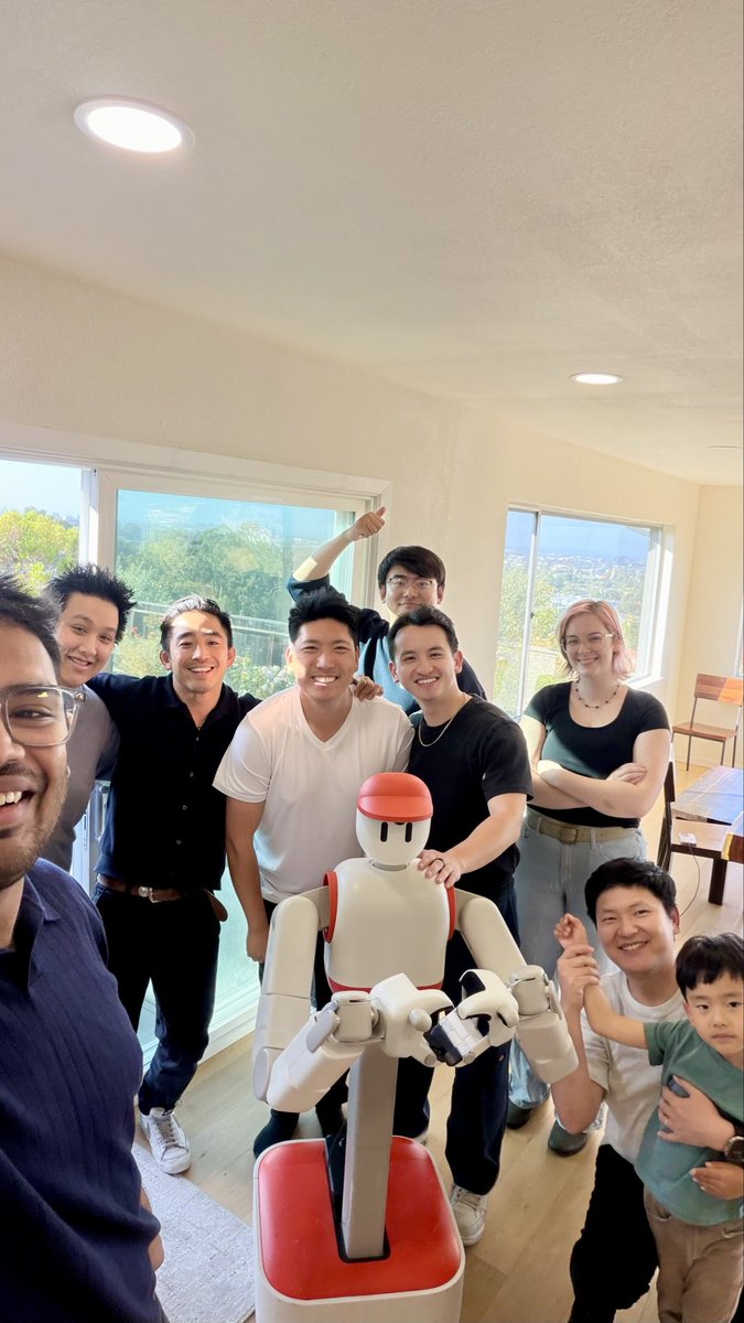 flooburrito's tweet photo. Guess who skipped leg day https://t.co/cifibIA9gG