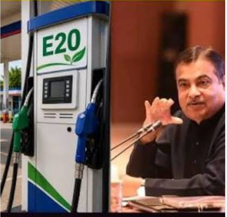 mahsharfatima86's tweet photo. E20 Petrol की वजह से यूट्यूबर मनीष कश्यप के बाद फेमस मैथ्स टीचर अभिनय सर की कार खराब,

 चलते-चलते अचानक बंद हुई Volvo XC90,

सर्विस सेंटर जाने पर उन्हें बताया गया कि खराब पेट्रोल भरवाने की वजह से इंजन में खराबी आई।

उन्होंने कहा कि शायद खराब पेट्रोल भरवाने की वजह से हुआ होगा,

 क्योंकि गाड़ी 36 जगहों पर जाती है, कहीं भी पेट्रोल भरवाया जा सकता था। 

अब मैं सोच रहा हूं... माइलेज तो निश्चित रूप से कम हो गया है, इसमें कोई शक नहीं, लेकिन हमें इसका ज्यादा पता भी नहीं चलता।

 लेकिन सोचिए... अगर इतनी बढ़िया, सबसे सुरक्षित गाड़ियों के इंजन भी खराब हो सकते हैं, 

तो भविष्य में हमारे पूरे परिवहन सिस्टम का क्या होगा ?

उन्होंने समस्या हमको एक्स पर भी शेयर किया