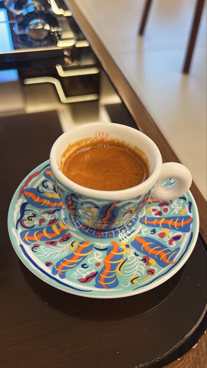 ermutiri's tweet photo. "القهوة بلا شك مؤنثه، ليست لأسباب لغوية، لكن كيف ان يكون شيء بهذا الجمال في النهاية ذكر" https://t.co/tbnqwS6oG5