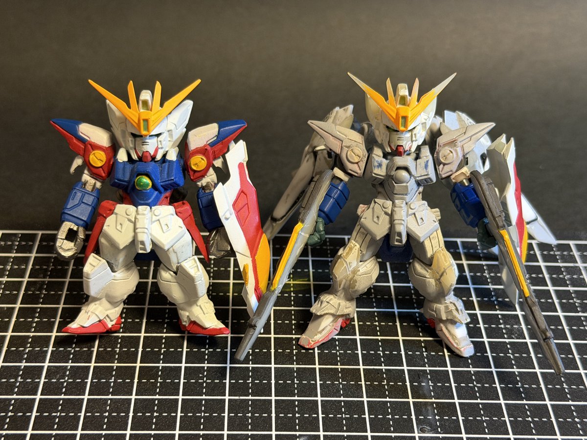 wingG_ew's tweet photo. ガンダムコンバージ

ウイングガンダム　プロトゼロ

もう少し！

写真はノーマル(左)との比較

#GUNDAMCONVERGE
#ガンダムコンバージリペイント 
#ガンダムコンバージ改造
#ガンダムW
#ウイングガンダムゼロ https://t.co/DaAmG9xcw2