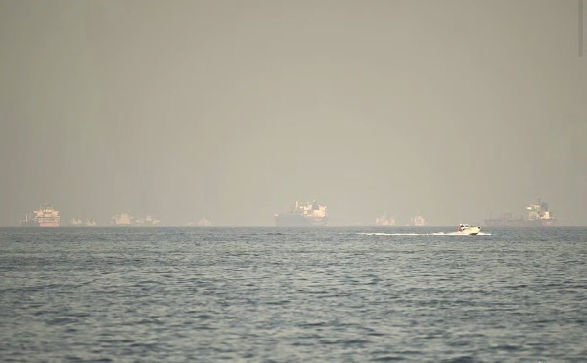 cobta's tweet photo. ほんとにうれしいニュースです。石油もですが人が乗っています。その方たちがやっと帰れます。そして高市首相は最大限に努力したのか、もっと早くできなかったのか、イランから何度もなされた提案をご自分のプライドや対中関係や自衛隊派遣の都合で断ったのではと、人災の側面を忘れないでいたいです。 https://t.co/KIR0OIp7TP