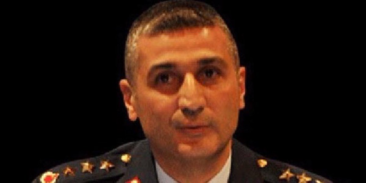 gokhan_aksit1's tweet photo. Tuğg. Gökhan Şahin Sönmezateş;

“Beni Hulusi Akar görevlendirdi.”

“Evlat sen bu işi halledersin, onu alıp bana getireceksin. Ben ona ne yapacağımı biliyorum!” dedi.

Defalarca, “Aman bir sorun çıkmasın, sana güveniyorum.” dedi.

“15 Temmuz gecesi de irtibat halindeydik.” https://t.co/tV3dJ48I8b