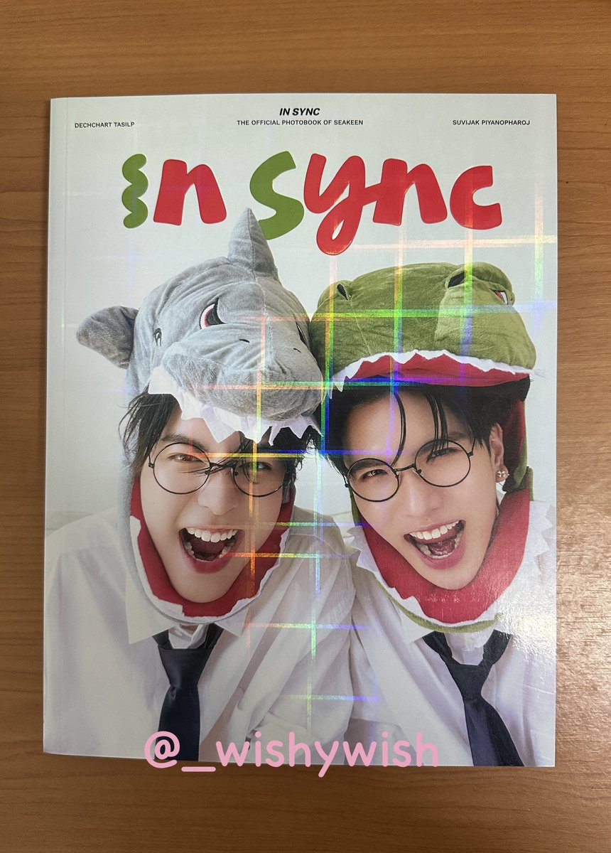 _wishywish's tweet photo. WTS/ขาย🍀

Photobook #INSYNCxSeaKeen
800 บาทรวมส่ง 📦
ได้ของครบทุกอย่างตามรูป💕
สนใจ dm ค่า✨

#ตลาดนัดseakeen #ตลาดนัดซีคีน https://t.co/KbpD3qI5Cn