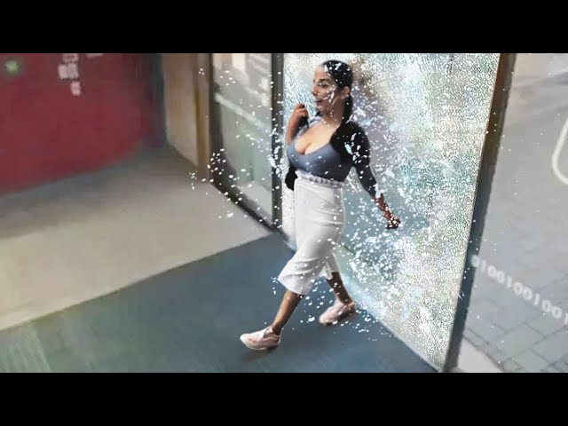 Symmillionaire's tweet photo. walking through Symmetra wall https://t.co/RUIATwEXFs