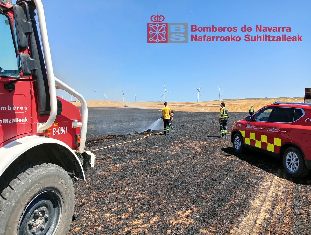 bomberos_na's tweet photo. Intervenimos durante la mañana y el mediodía del #lunes para extinguir sendos incendios de rastrojo y cereal en #Azagra y #Lerín
#ParquePeralta
#ParqueLodosa
#ParqueTafalla
#ParqueEstella
#BHIF
#J22
@Guardas_na
@policiaforal_na https://t.co/CnUAgTwvGc