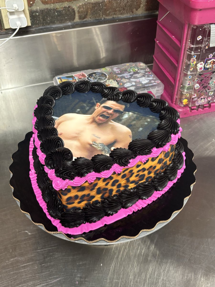 ghoul_spice's tweet photo. me and the Johnny Knoxville cake i made https://t.co/gPBQSMnI7m