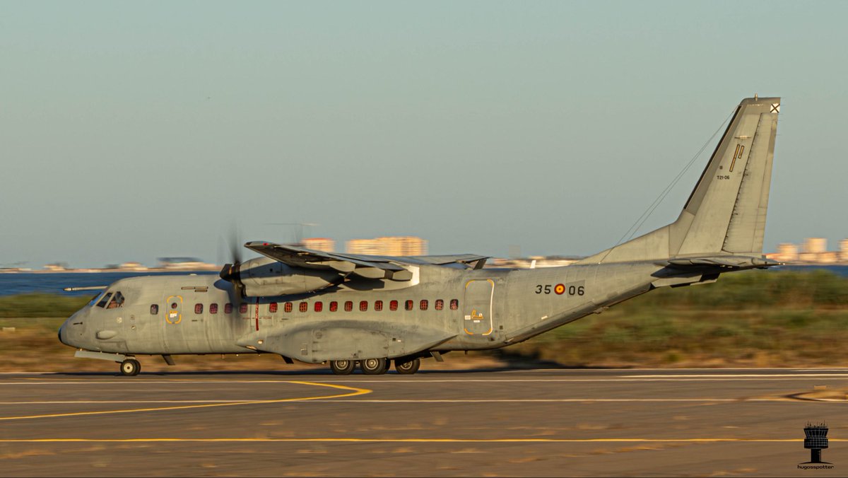 hugosspotter's tweet photo. Visita a la Base Aérea de San Javier de estos dos CASA C-295M del Ala 35 con Indicativo radio “AME” durante la tan apreciada hora dorada de una tarde de julio.
#CASA #C295M #Ala35 #BASanJavier #AME https://t.co/dls7Ivp3jr