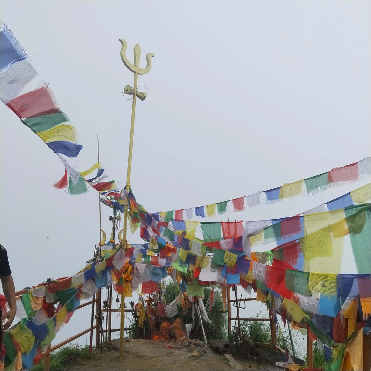 PrashansaDhami's tweet photo. 🏔️🔱 https://t.co/yvY1ssk7HI