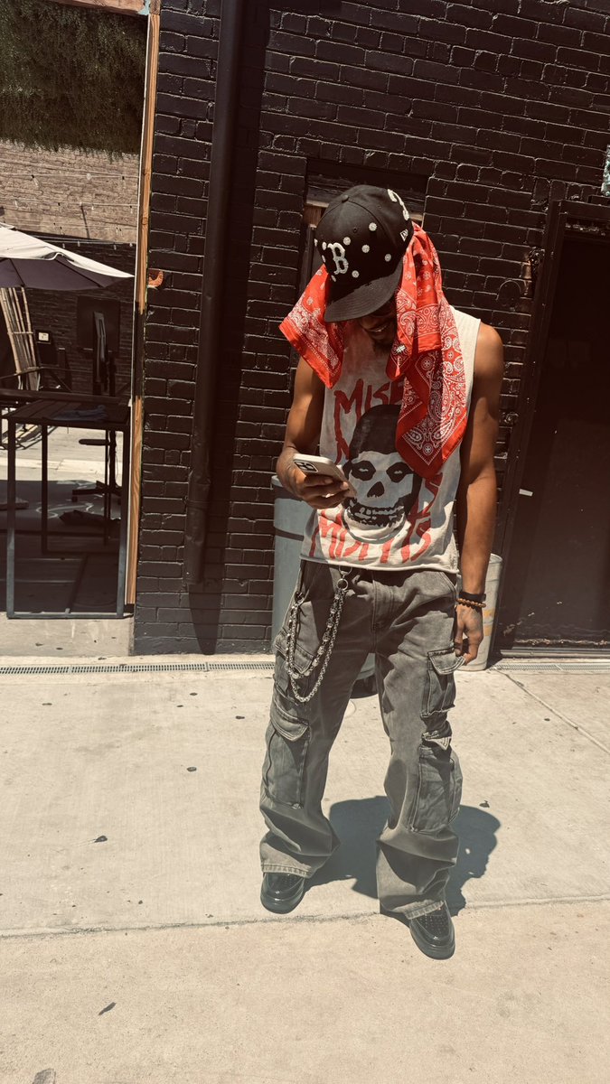 therealREALA_'s tweet photo. 🥉Way https://t.co/plTtaAMzqn
