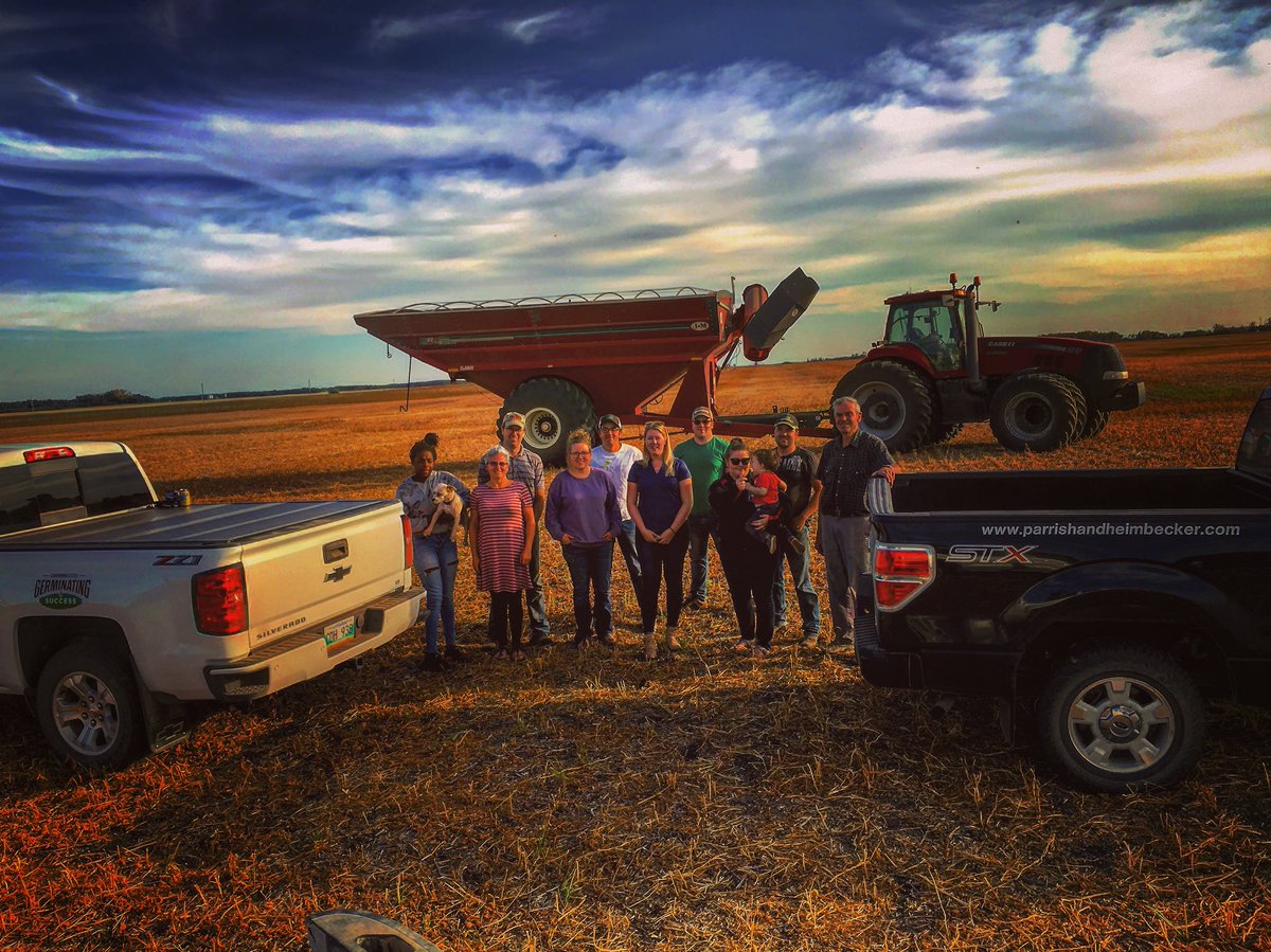 LouiseCarduner's tweet photo. @AginMotion 30 of my favourite AG photos/videos. #AIM26
@AginMotion
#CDNAG #MBAG #SKAG #ABAG
"Grateful to AG Biz who helped me do Meals in the Fields in Manitoba for #harvest18 I really enjoy these moments of celebration!" https://t.co/Qf6igBOHUd