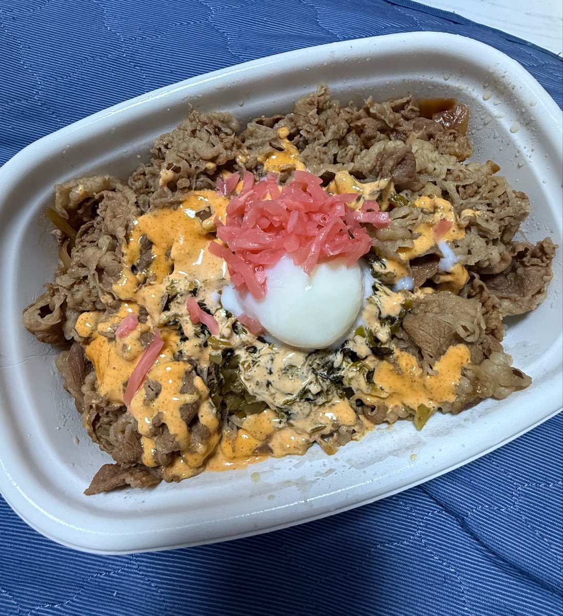6ervb's tweet photo. 贅沢ですが今日なんも食べてないので晩御飯食べます。 https://t.co/Rk74KZQM1b