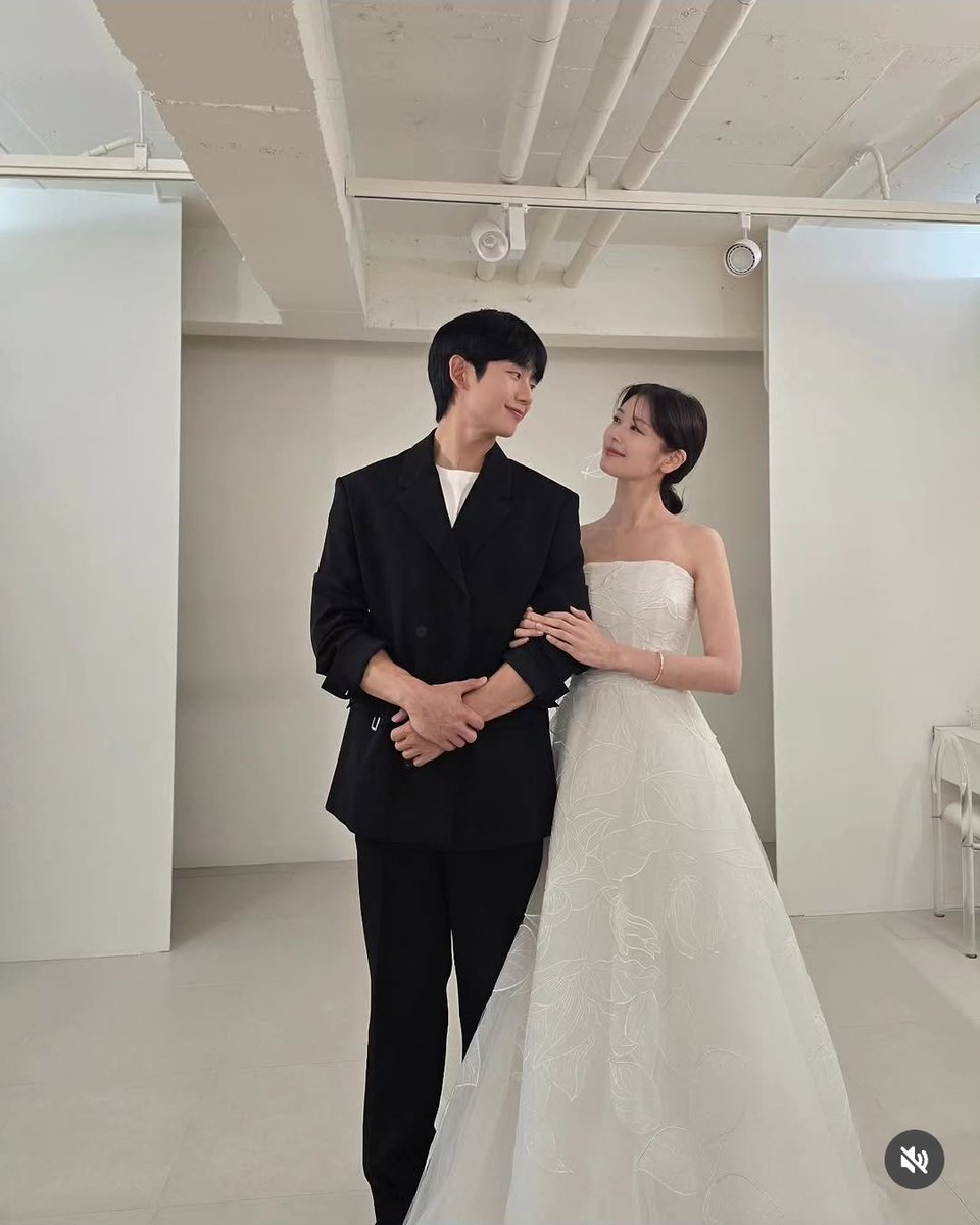 Richa3529561's tweet photo. @aaeify Some stories don't stay on the page. They settle in your heart... the friendship, the love, the aching silence, the yearning. That's the kind of love I'll never get tired of. 🤍
#Haessom #JungHaein #JungSomin https://t.co/Y4sldomn23