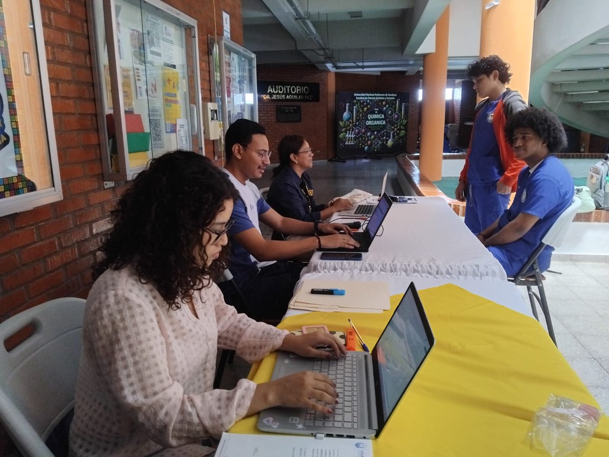 QQFF_UNAH's tweet photo. Acércate al lobby de nuestra Facultad e inicia el proceso de Migración de constancias Art. 140 (Horas VOAE) a la plataforma de Gestión y Registro de la Vicerrectoría de Orientación y Asuntos Estudiantiles. https://t.co/WBBYJD5M3T
