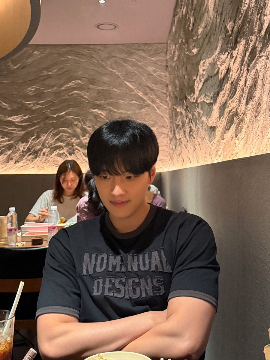 jamilelovss_'s tweet photo. 06.07.26 VR SW 

"today's day?"

🐶: it was great. i went on a date. it was a date. this time it was really fun.
we ate a lot
since changmin hyung doesn't eat seafood, when i'm with him I end up eating a lot of meat… o think i'm slowly becoming a carnivore. https://t.co/pHhQDrc0UW