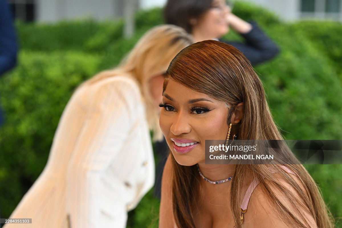 thebarbwriter's tweet photo. Nicki Minaj at the White House! ❤️ https://t.co/jD6kAKkHFn