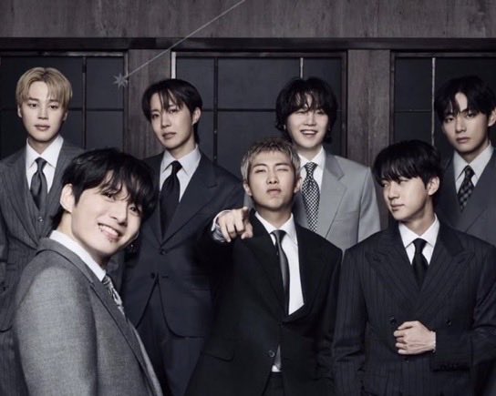 brunochari37318's tweet photo. The only songs by K-pop acts 'ORGANICALLY' charting on both the Global Spotify chart and the 'real' Apple Music Global chart currently:

1. SWIM #BTS
2. ICONIC BY MISTAKE #LESSERAFIM #KATSEYE #ILLIT
3. Golden #HUNTR/X 
4. REDRED #CORTIS
5. It's Me #ILLIT https://t.co/NVzpQXwIsK