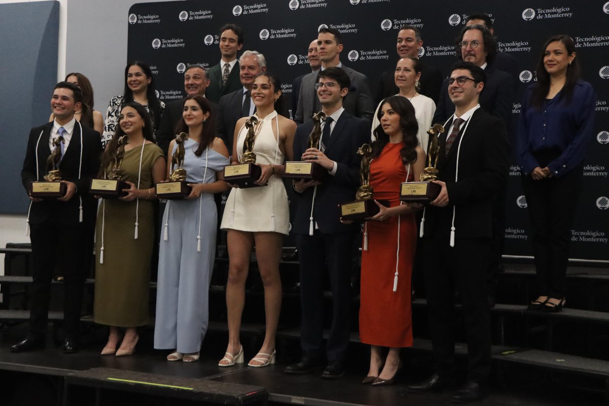 TECcampusMTY's tweet photo. 🏆 Liderazgo, talento e impacto que dejan huella.

Siete egresadas y egresados del Campus Monterrey recibieron el Borrego de Oro 2026, el máximo reconocimiento que otorga LiFE. 

Conoce quiénes son las y los ganadores de esta generación. 👇💙🐏 
https://t.co/FtFSDHGt11 https://t.co/fo7qDKFYYT