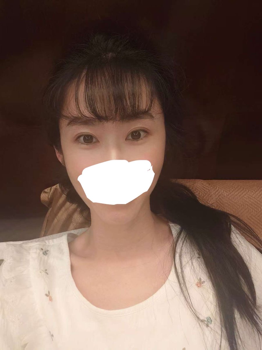 BullyDragonX's tweet photo. 表面是工作负责认真深受信赖的班主任，实际上是自己买渔网袜穿分开双腿拍逼照给主人的骚浪母🐶 https://t.co/3HvWIrXuXm