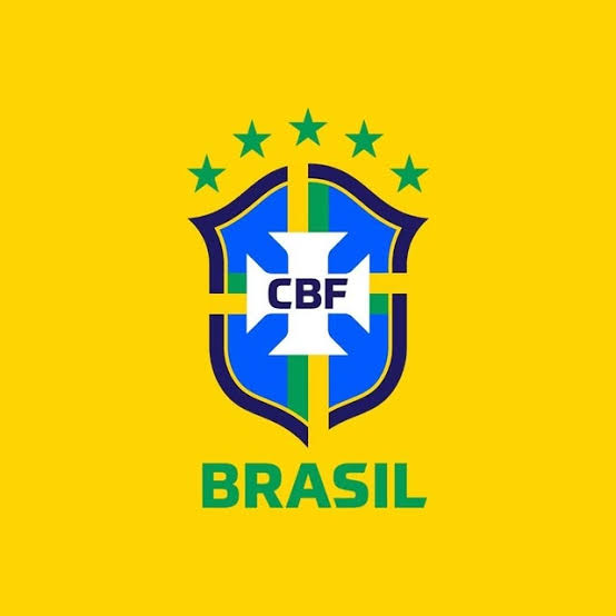 NP__Oficial's tweet photo. Se Ancelotti resolvesse pedir demissão, qual seria o melhor nome para comandar a seleção brasileira, na sua opinião? https://t.co/rPdt4oKNZR