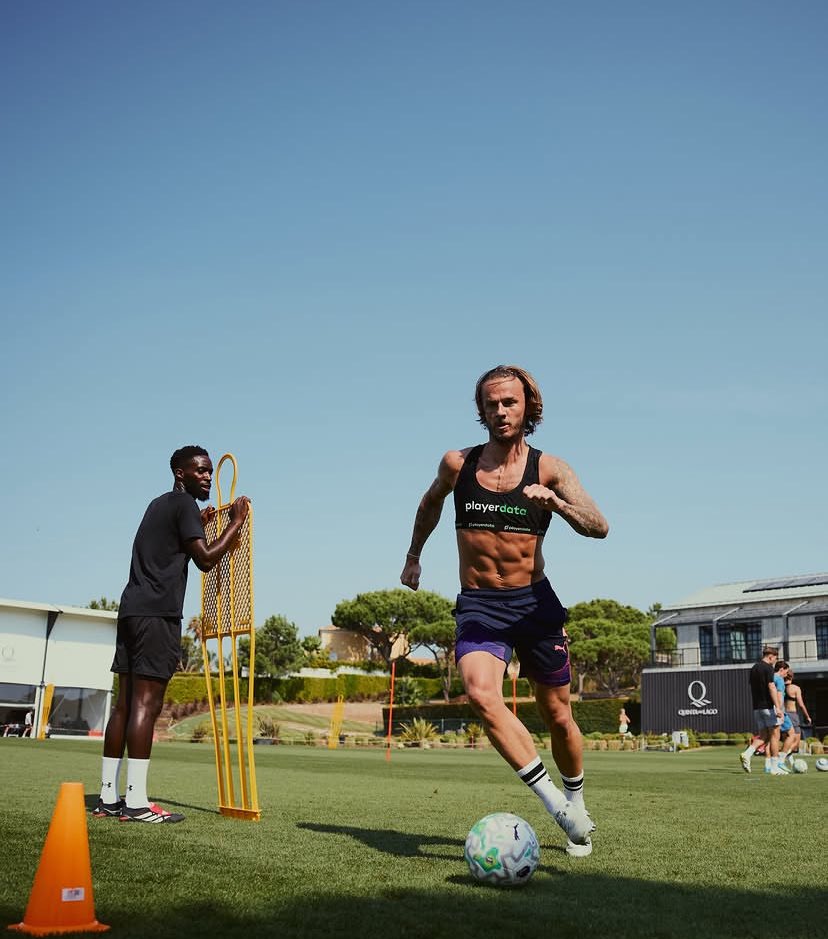SB8308715342770's tweet photo. 🏴󠁧󠁢󠁥󠁮󠁧󠁿 James Maddison (Spurs) 

🏴󠁧󠁢󠁥󠁮󠁧󠁿 Kiernan Dewsbury -  Hall (Everton)
🇵🇱 Matty Cash (Aston Villa)
🏴󠁧󠁢󠁥󠁮󠁧󠁿 Harry Maguire (Manchester United)
🏴󠁧󠁢󠁷󠁬󠁳󠁿 Harry Wilson (Leeds United)
🏴󠁧󠁢󠁥󠁮󠁧󠁿 Johan Rowe (Bologna FC) 

🇵🇹| In Portugal taking part in preparation training for Pre Seasons with (Bas) https://t.co/hhMGIXKUiy