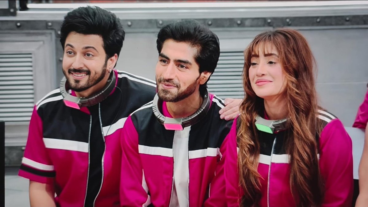 dawnlove_'s tweet photo. My TOP-3! 🥹🫶🏻

Stick with each other till the end, and after the show also. Please 😭🙏🏻🧿

#DheerajDhoopar • #ShivangiJoshi • #HarshadChopda • #lockupp2 https://t.co/iNx7YuY02h