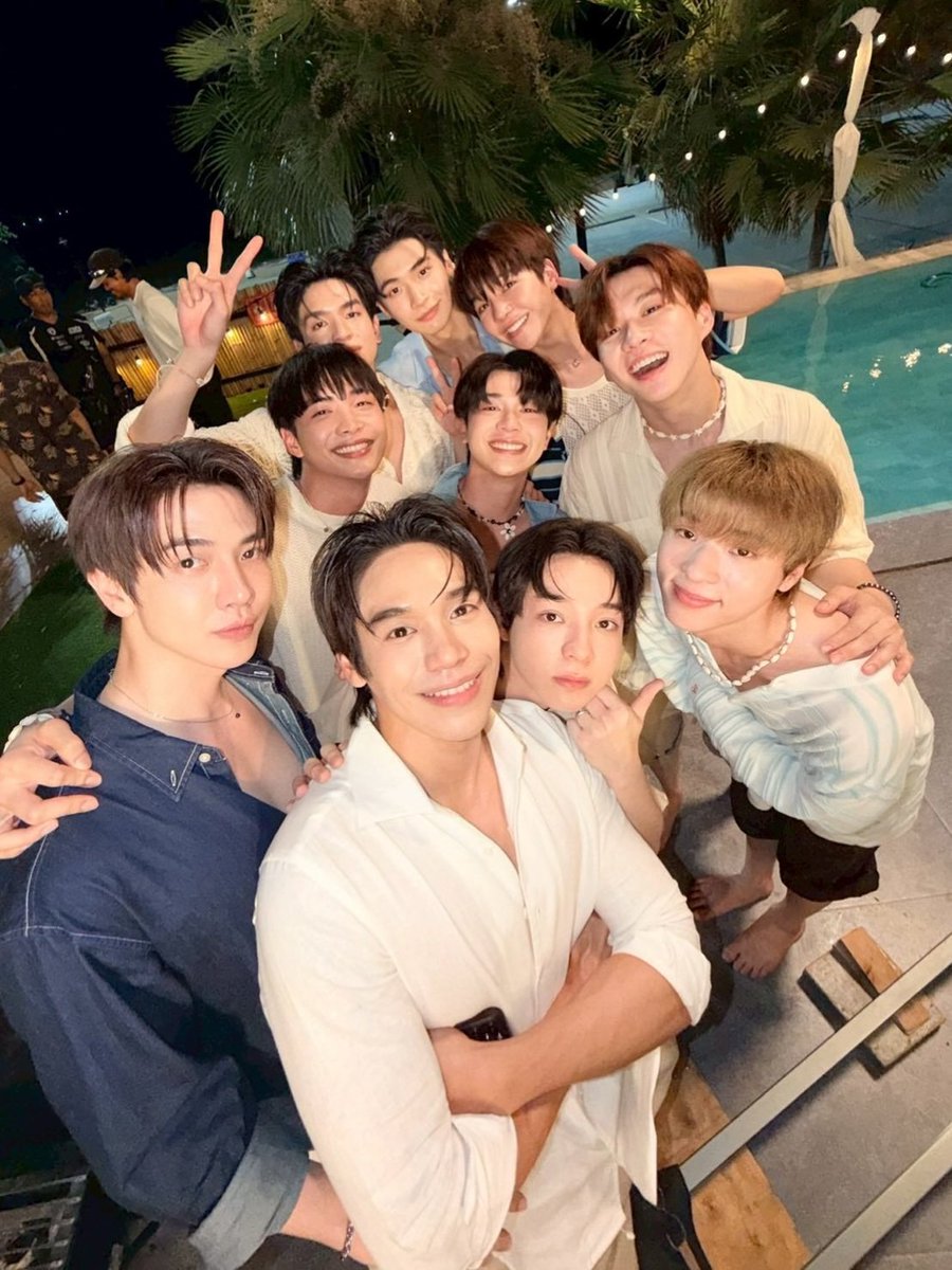 heartofoattrtv2's tweet photo. 🗓️ 06.07.2026
📸 IG post — punthira

FoureverYou Project

LAST MEMORY WITH FOUREVER YOU
#FoureveryouFarewellParty

@oattrttt 
#oattrttt | #ngernnn 
#cooheart | #pondponlawit 
#maxky_rp | #บาสเด็กอ้วนที่แท้จริง
#bbverpj | #tonliewmtp 
#pie_saran | #golfpasatorn
[1/2] https://t.co/U68frXCkeL