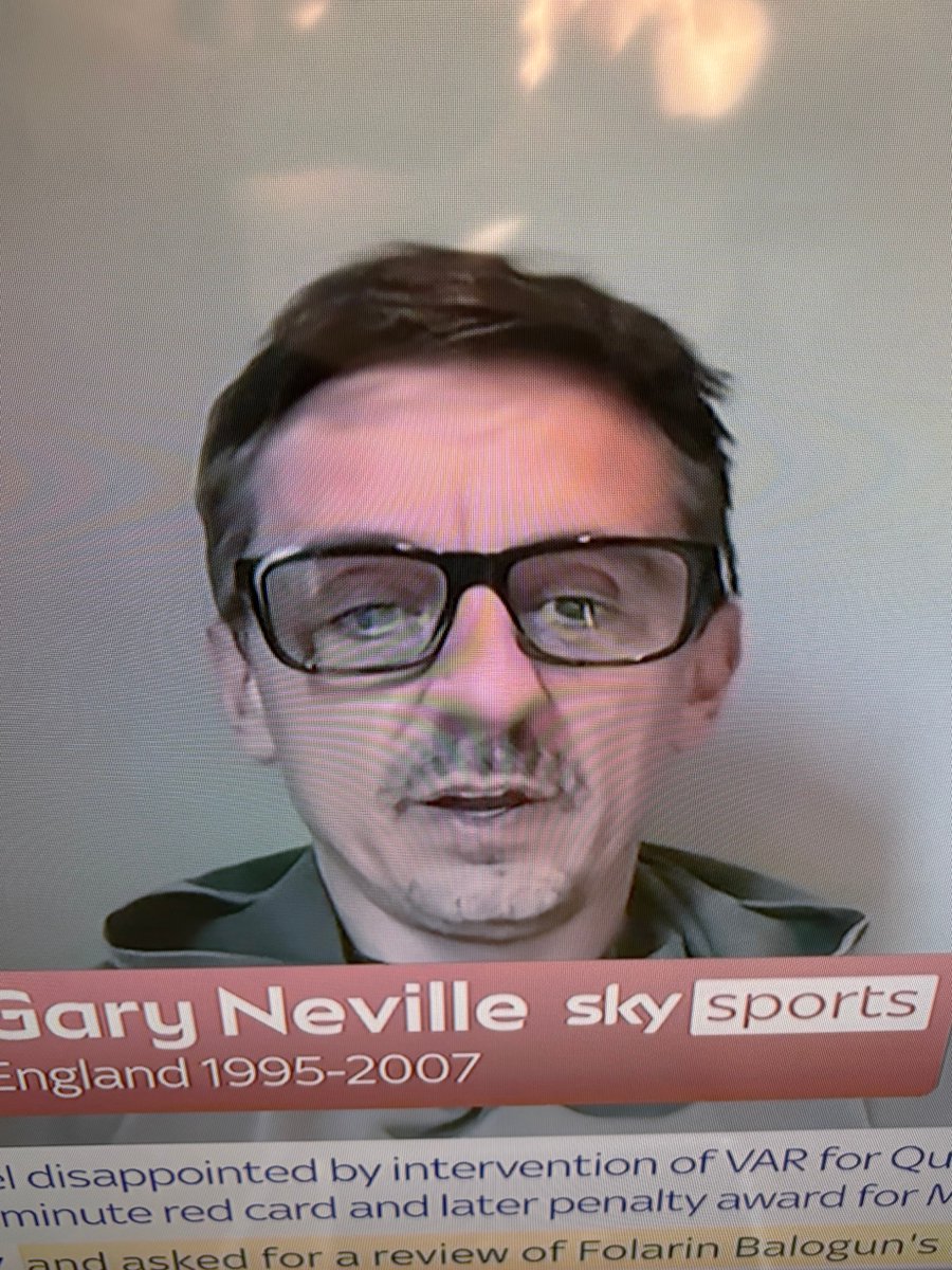 MatthewMattjfox's tweet photo. Look at this wanker.
Looks like the nose and glasses you get from the Jokd Shop😱😱😂😂 https://t.co/aaWFFo7d6M