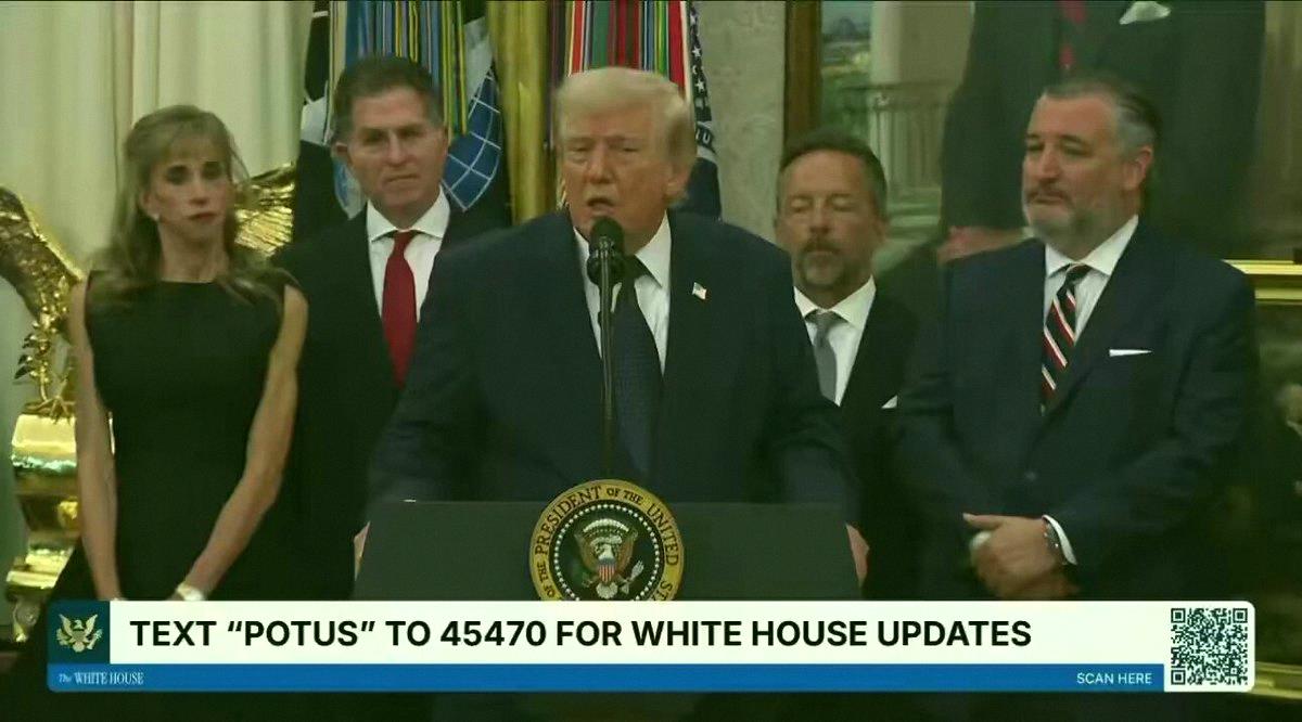 colina_pi's tweet photo. 速報🇺🇸 トランプ大統領が「暗号資産は非常に強力だ」とコメント。

「多くの人がビットコインを使ってる…本当にどれだけ強力か、誰も理解してないと思うよ」

あなたの懐も潤いますね、社長さん https://t.co/mpgxaVYn2C