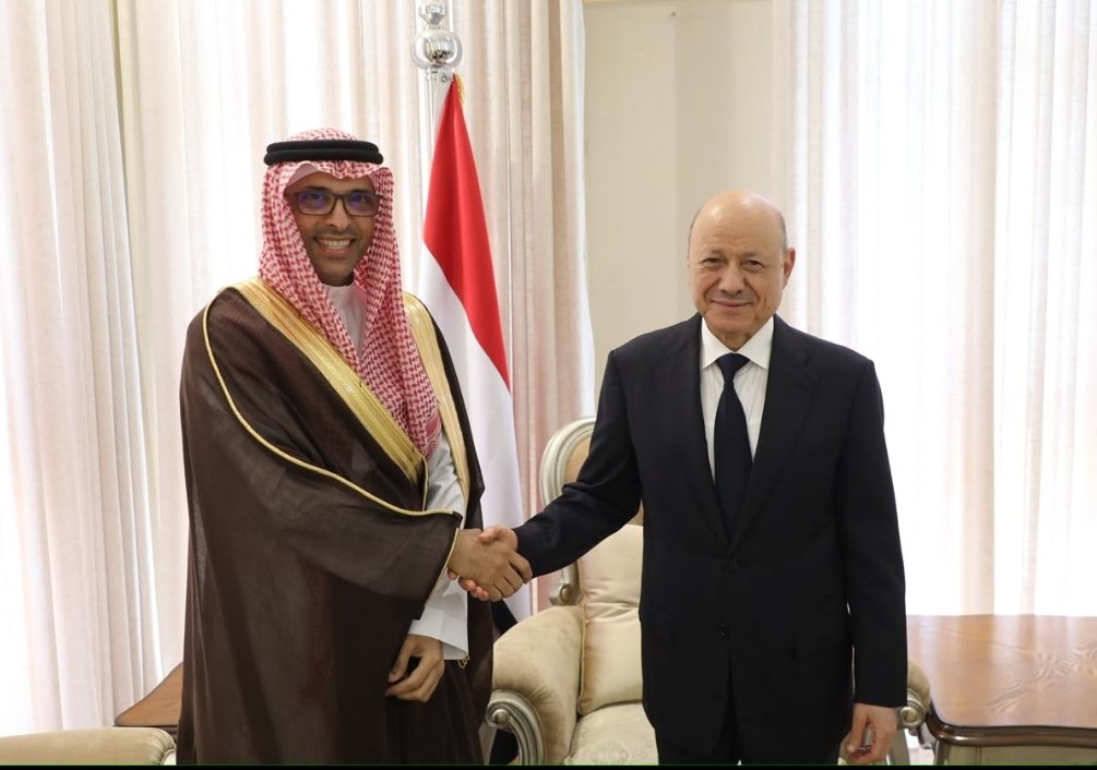Naseem_13's tweet photo. 1-تجسّد اللقاءات الدبلوماسية رفيعة المستوى عمق العلاقات الأخوية والدعم الصادق الذي تحظى به الجمهورية اليمنية وقيادتها،حيث يبرز سعادة السفير @sarhan__k ، رئيس بعثة مجلس التعاون لدول الخليج العربية لدى اليمن،كأحد النماذج الدبلوماسية المخلصة التي حملت على عاتقها دعم اليمن واستقراره. https://t.co/dMZJtPobIp