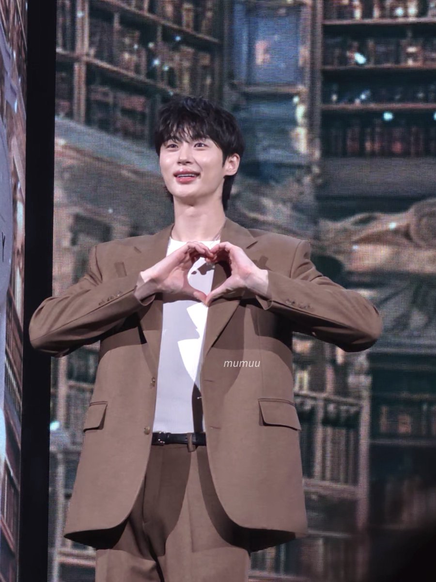 cryngoveryou's tweet photo. ลักยิ้มเปิดทำการค้าบ 👉🏻☺️💓
#TheSecretLibrary_in_Seoul 
#ByeonWooSeok #변우석 https://t.co/FJNhYOUFfj