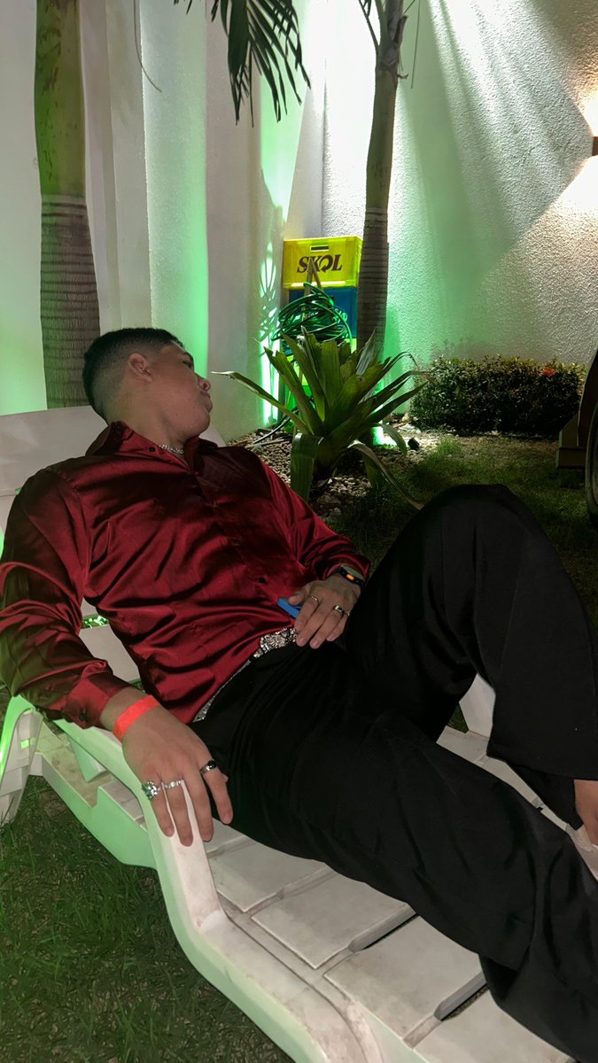 Neo_Tropico's tweet photo. Me senti lindo nessa foto vou postar aqui também, porque sei que ninguém vai ver msm https://t.co/N6WkpdwLn9