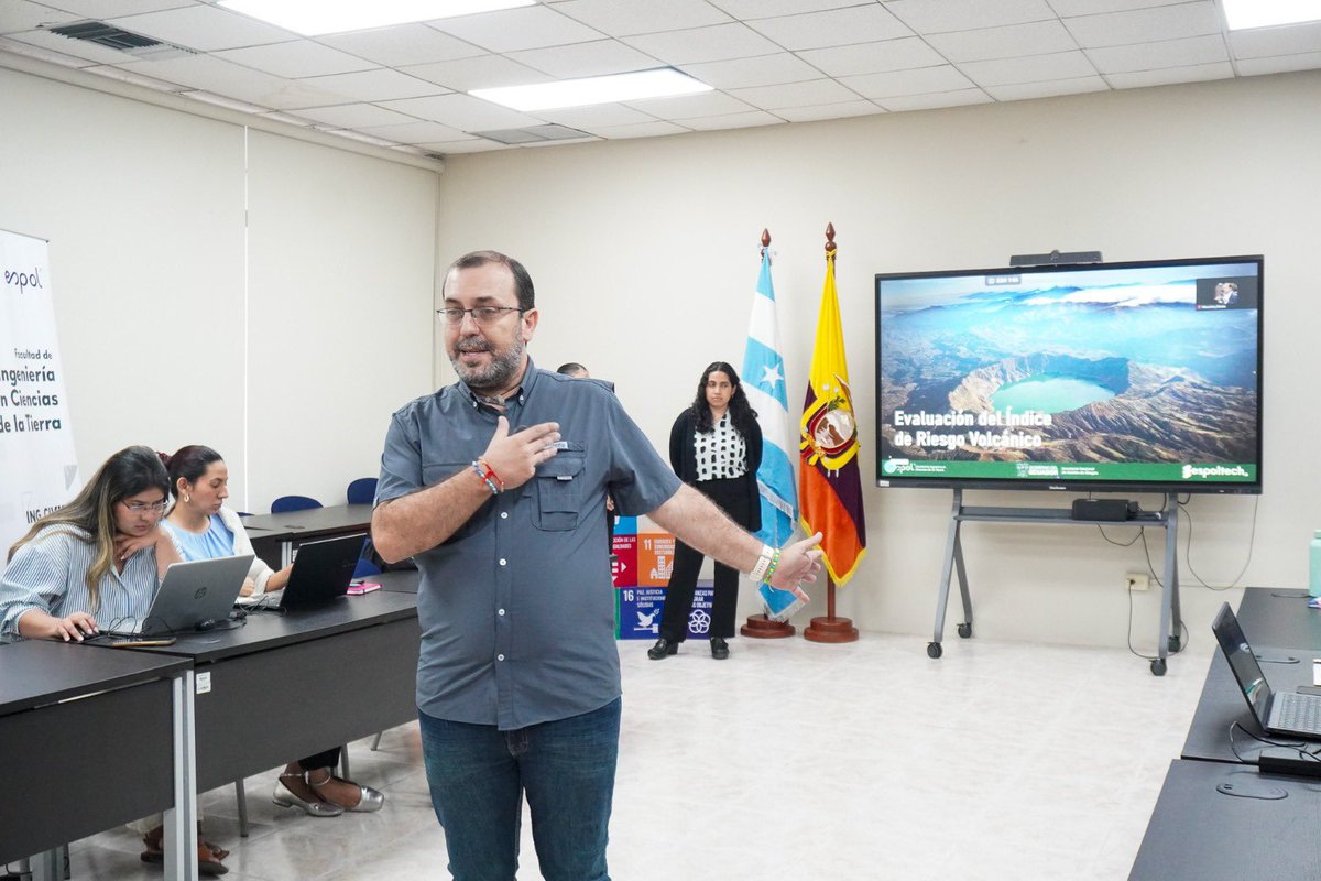 FictESPOL's tweet photo. 🌋 ESPOL-TECH, FICT y la SNGR presentaron los avances del proyecto "Evaluación del Índice de Riesgo Volcánico en el Ecuador", fortaleciendo la cooperación para generar herramientas científicas que apoyen la gestión del riesgo en el país. #ESPOL #ODS11 #ODS17 https://t.co/dSqYGH2gcB