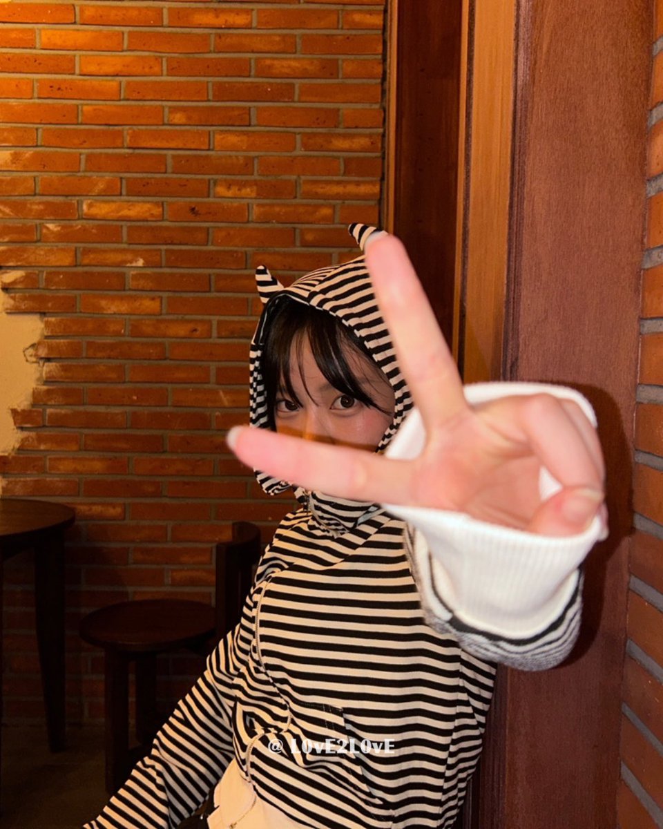 tzz8c0's tweet photo. 예진이 새 사진!!! 존예 아기 토끼 ♡_♡
#Do0T #도트 #Do0Tproject
#YEJIN #예진 https://t.co/VYZlopZwM3