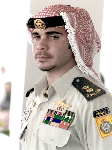 ايلول✝️ tweet media