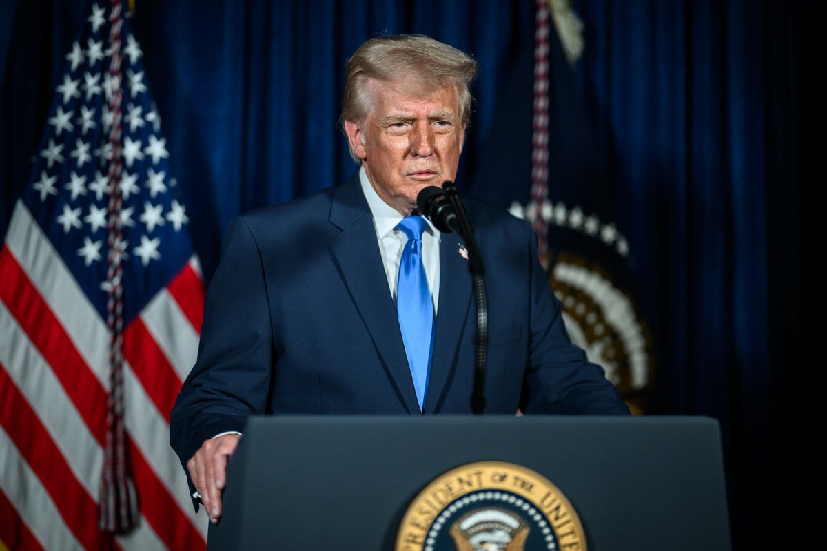 CoinMarketCap's tweet photo. LATEST: ⚡ Trump says he has become a “big crypto guy,” citing competition with China as a key reason for supporting the industry. https://t.co/Xud4Osb6eg