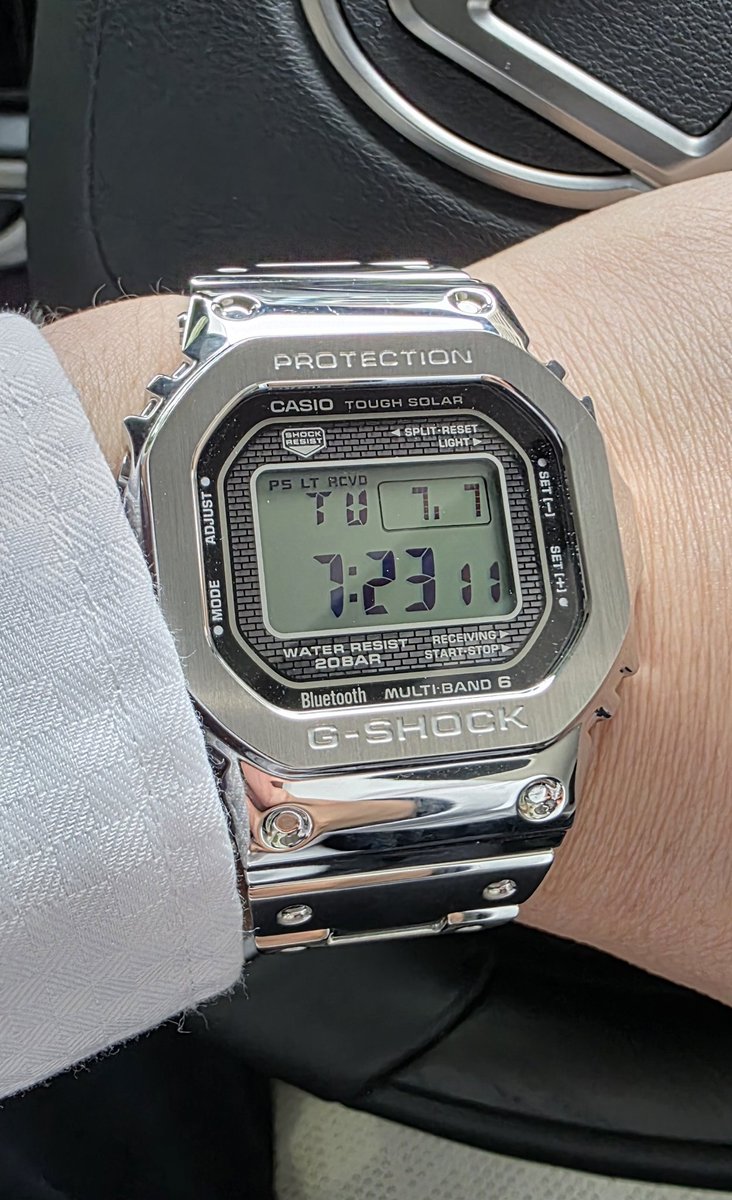 2208west's tweet photo. おはようございます🌥️
今日はG-SHOCKのフルメタル✨ https://t.co/1FLPKKoKxD